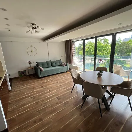 Cozy At The Heart Of Apartment *